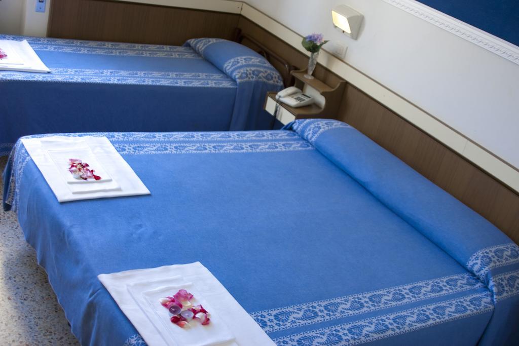 Hotel Niagara Marotta Zimmer foto